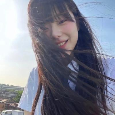 猩红诊所海报