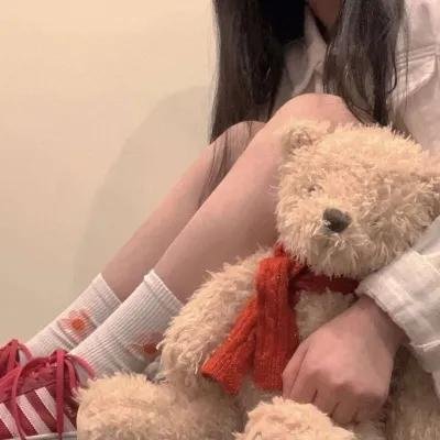 我们全村都不是人海报